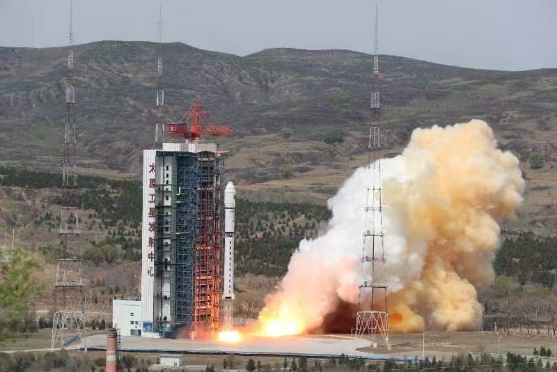 一箭八星-哈玻院.jpg 一箭八星-哈玻院.jpg